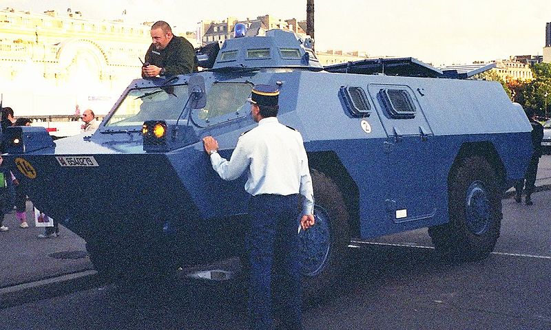 Véhicule de police — Wikipédia