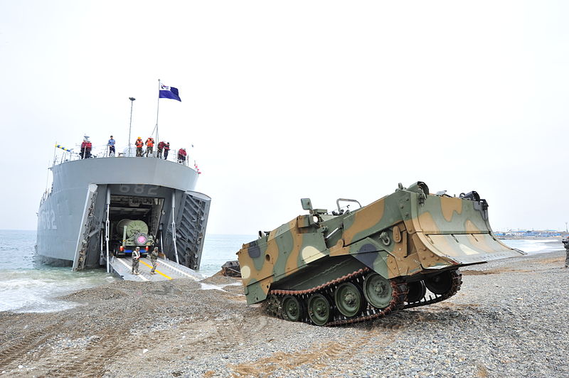 KM9 ARV in a US Marins/ROKS combined naval exercise