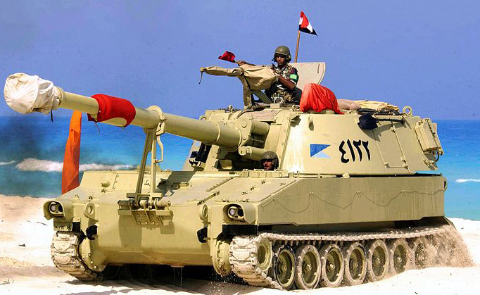 Egyptian_M109_during_Operation_Bright_Star_2005