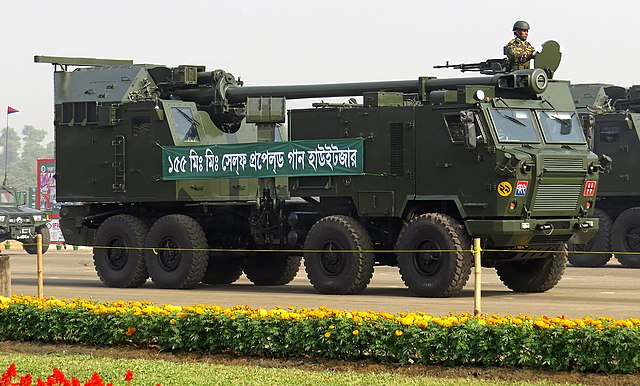 Bangladesh_Army_Nora_B-52_155mm_SPG
