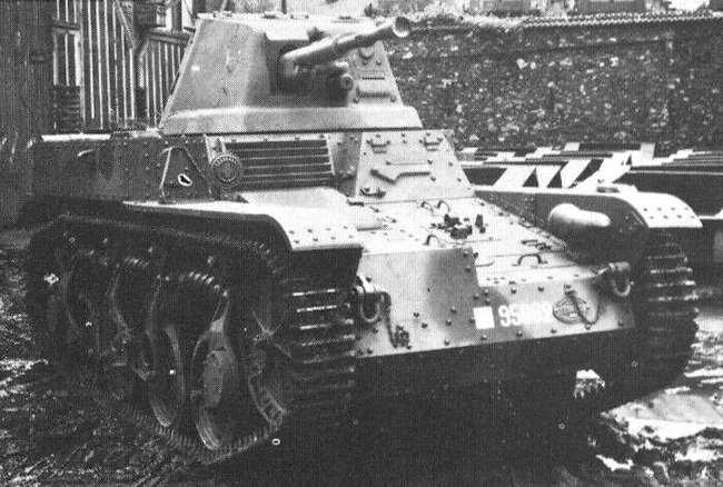 Renault AMR 35 ZT2 Tank