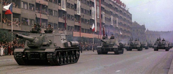 Czech TSD-152s in parade