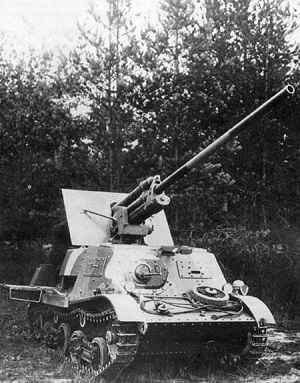 A clear view of the ZiS-30 with camouflage painted onto it.