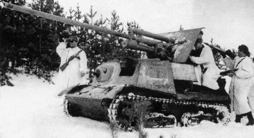 A ZiS-30 in winter camouflage.
