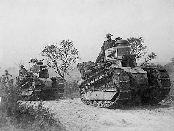 FTs tanks in Argonne, 1918 with American infantry
