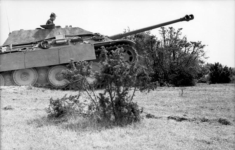 Jagdpanther driving up a slight hill