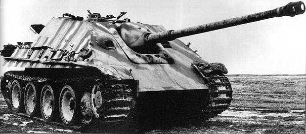 Front-left view of the Jagdpanther