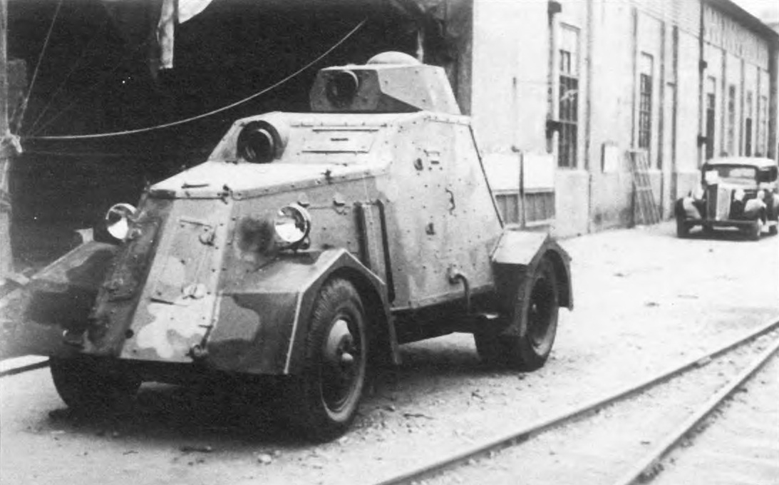 Camouflaged UNL-35, unknown date. Possibly outside the UNL factories waiting to be armed.