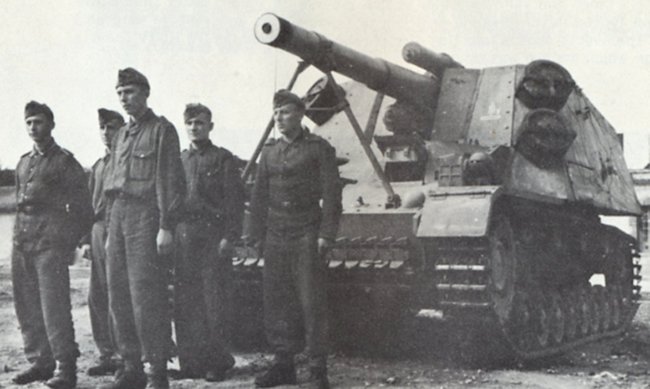 Hummel 15cm Artillery SPG