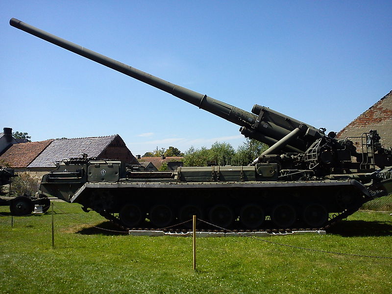 2S7_Pion_SPG_at_Lubuskie_Military_Museum_Drzonow_Poland