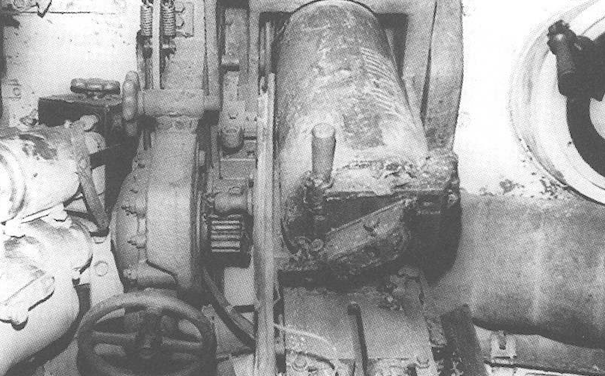 The KT-28 in its mounting inside the tank