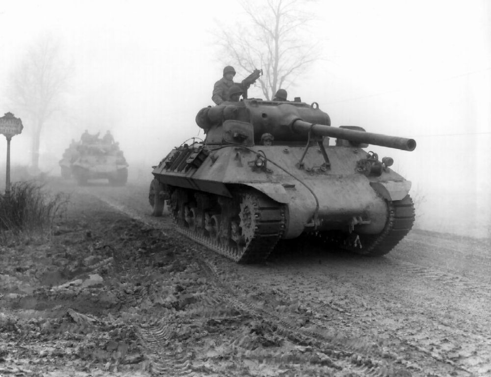 M36 GMC december 1944, en route for the battle of the Bulge