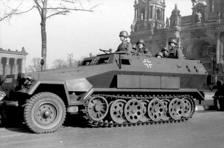 Standard 251/1, Berlin parade, 1940