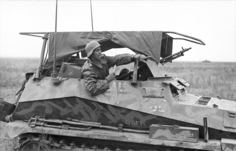 Sd.Kfz.250/3 radio variant in Russia