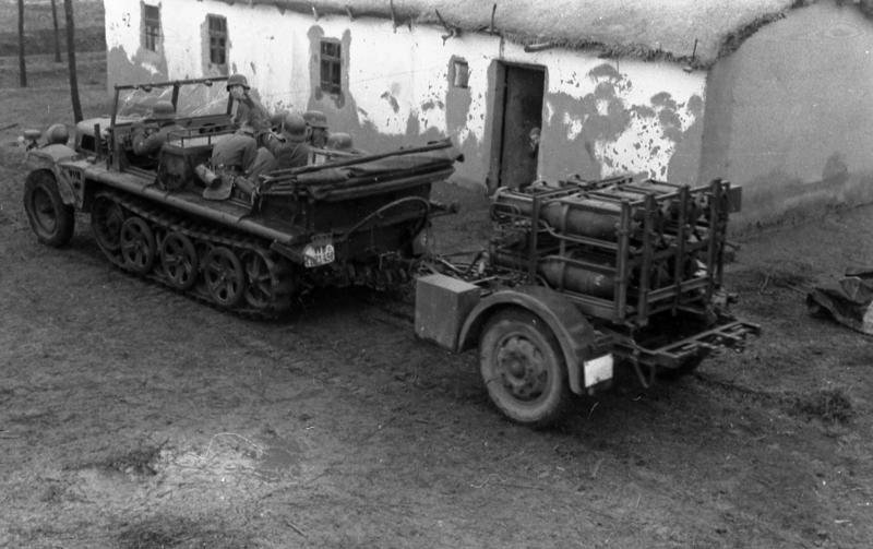 The usual Sd.Kfz.10 towing the Nebelwefer 41